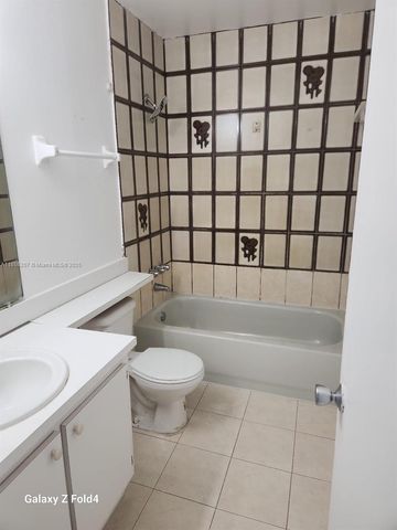 5811 NW 21st St 20-B, Lauderhill, FL 33313