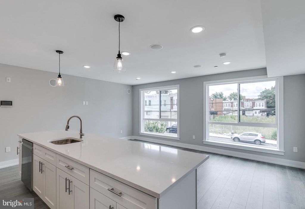 1309 S 52ND ST, Philadelphia, PA 19143