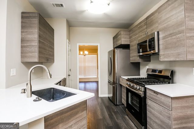 1535 Brooks Pointe Court, Lawrenceville, GA 30045