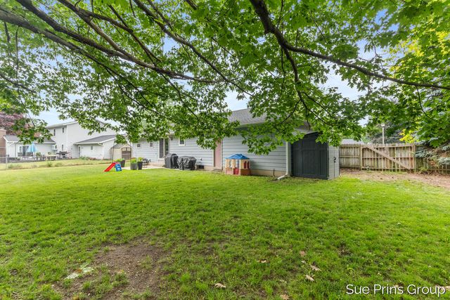 7354 S Garden Court, Georgetown Twp, MI 49428
