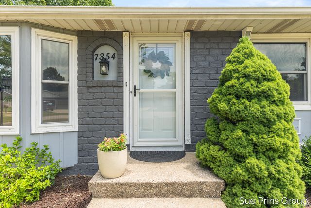 7354 S Garden Court, Georgetown Twp, MI 49428