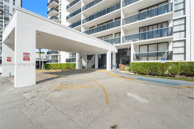 3675 N Country Club Dr 2201, Aventura, FL 33180