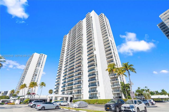 3675 N Country Club Dr 2201, Aventura, FL 33180