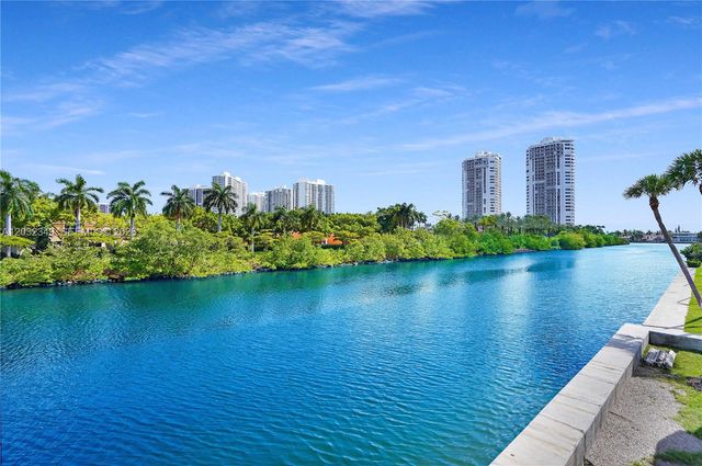 3675 N Country Club Dr 2201, Aventura, FL 33180