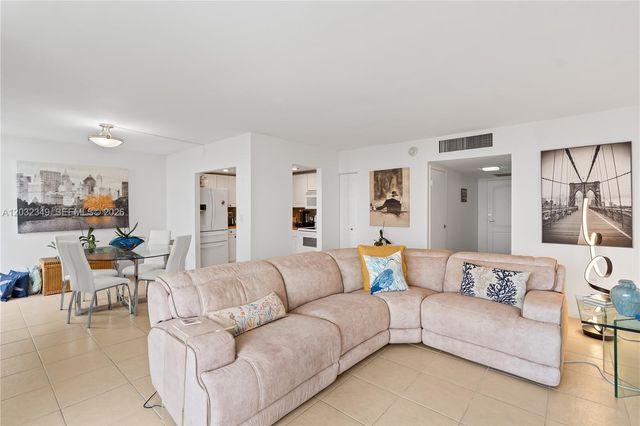 3675 N Country Club Dr 2201, Aventura, FL 33180