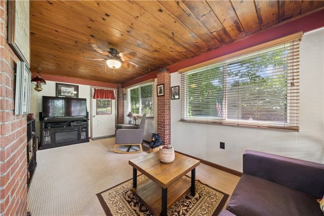 2901 Ponderosa Drive, Shaler, PA 15101