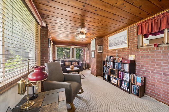 2901 Ponderosa Drive, Shaler, PA 15101