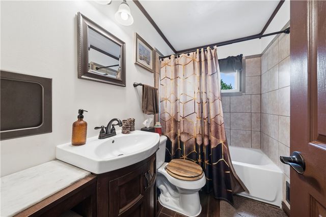 2901 Ponderosa Drive, Shaler, PA 15101
