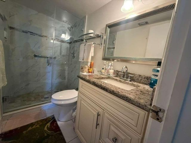 213 Pine HOV Circle, Greenacres, FL 33463