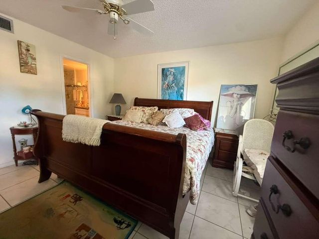 213 Pine HOV Circle, Greenacres, FL 33463