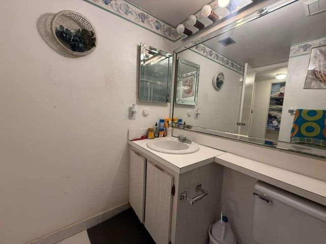 213 Pine HOV Circle, Greenacres, FL 33463