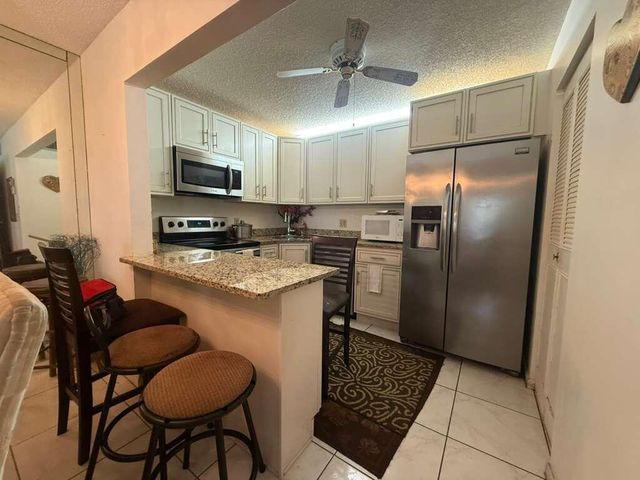 213 Pine HOV Circle, Greenacres, FL 33463