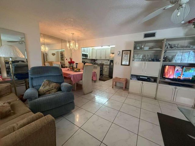 213 Pine HOV Circle, Greenacres, FL 33463