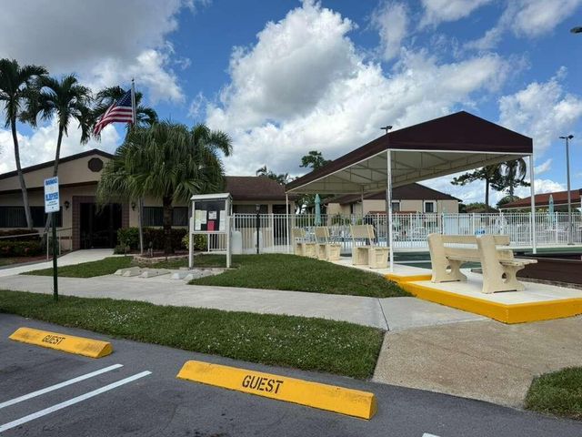 213 Pine HOV Circle, Greenacres, FL 33463