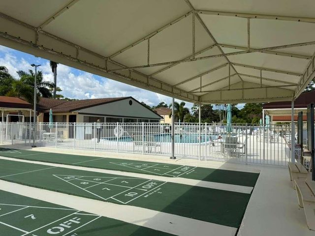 213 Pine HOV Circle, Greenacres, FL 33463
