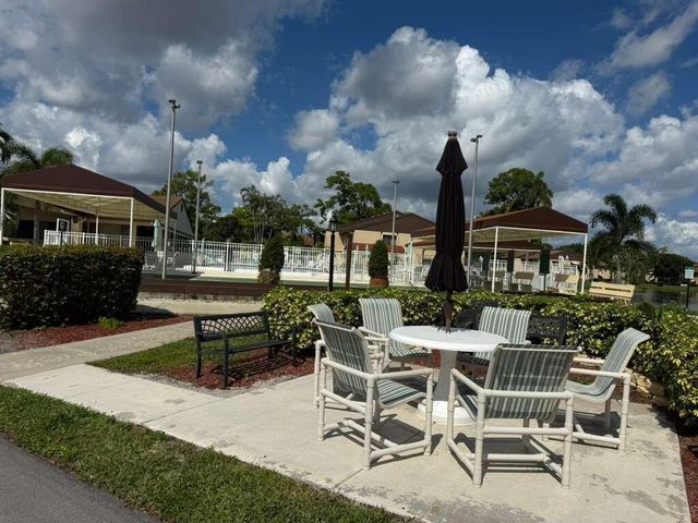 213 Pine HOV Circle, Greenacres, FL 33463