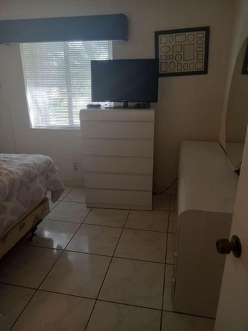 213 Pine HOV Circle, Greenacres, FL 33463