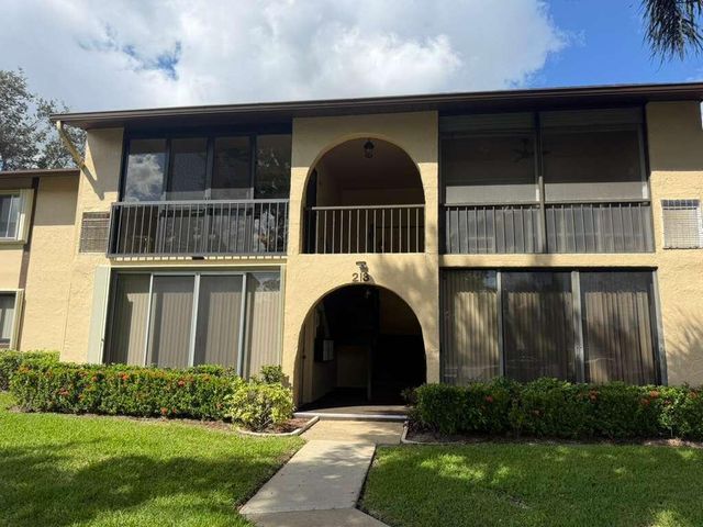 213 Pine HOV Circle, Greenacres, FL 33463