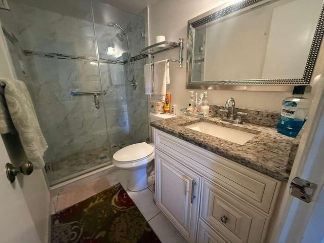 213 Pine HOV Circle, Greenacres, FL 33463