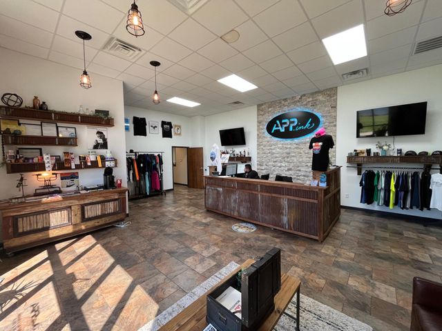 2171 Industrial Court North, Ozark, MO 65721