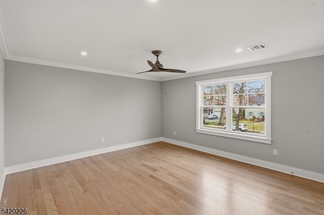 732 Embree Cres, Westfield Town, NJ 07090