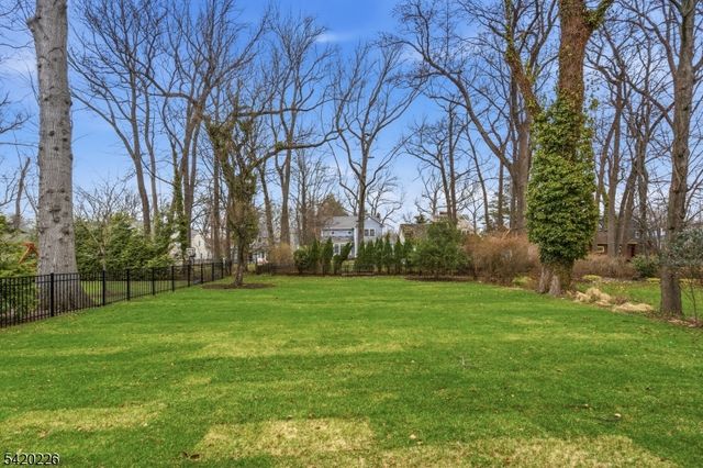 732 Embree Cres, Westfield Town, NJ 07090