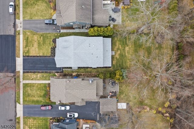 732 Embree Cres, Westfield Town, NJ 07090