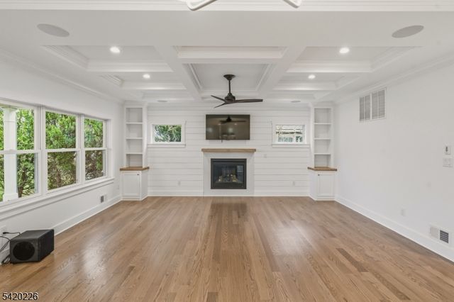 732 Embree Cres, Westfield Town, NJ 07090