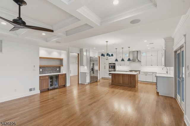 732 Embree Cres, Westfield Town, NJ 07090