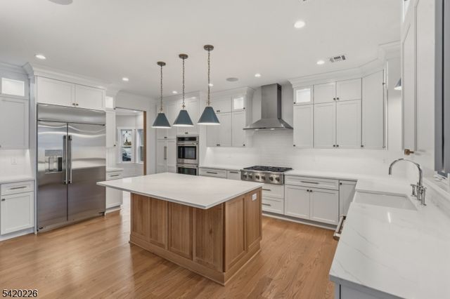 732 Embree Cres, Westfield Town, NJ 07090