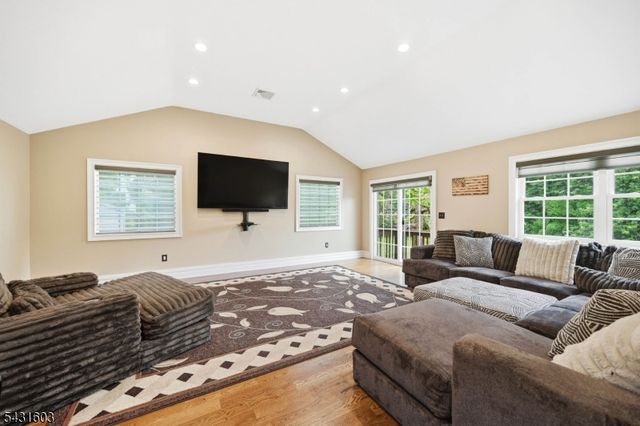 17 Kiowa, Oakland Boro, NJ 07436