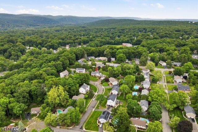 17 Kiowa, Oakland Boro, NJ 07436