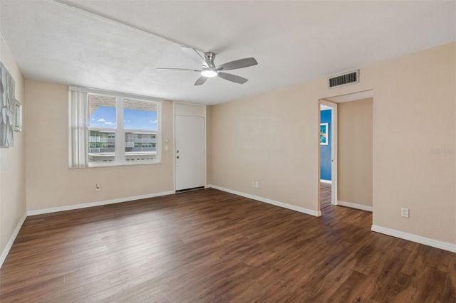 4715 BAY STREET NE 223, St Petersburg, FL 33703