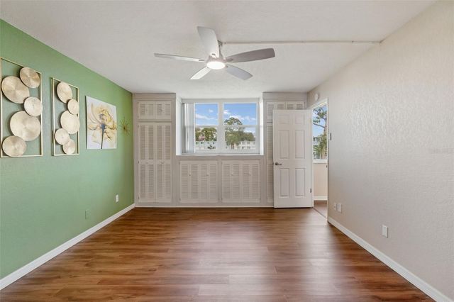 4715 BAY STREET NE 223, St Petersburg, FL 33703