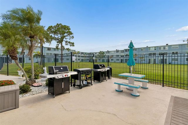 4715 BAY STREET NE 223, St Petersburg, FL 33703