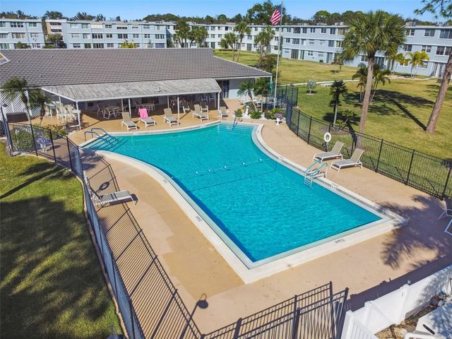 4715 BAY STREET NE 223, St Petersburg, FL 33703