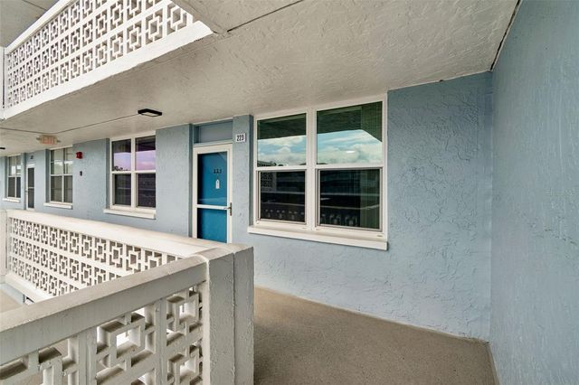 4715 BAY STREET NE 223, St Petersburg, FL 33703