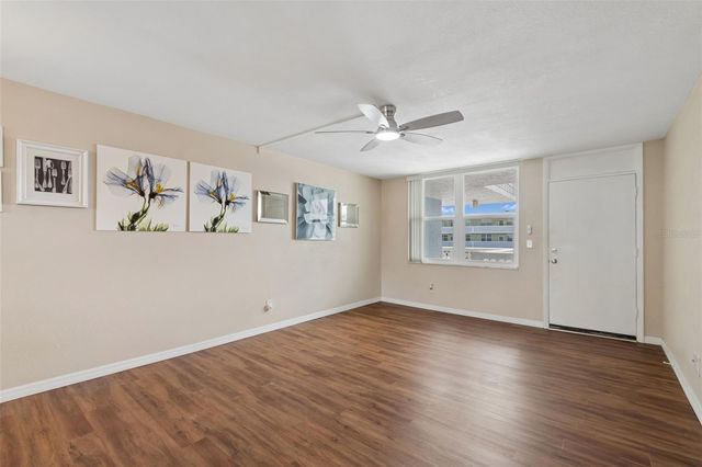 4715 BAY STREET NE 223, St Petersburg, FL 33703