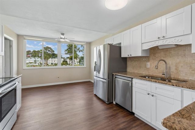4715 BAY STREET NE 223, St Petersburg, FL 33703