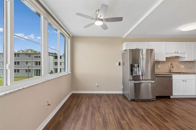 4715 BAY STREET NE 223, St Petersburg, FL 33703