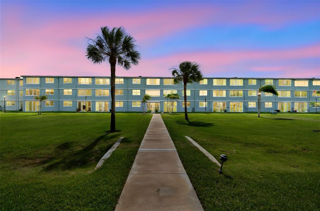4715 BAY STREET NE 223, St Petersburg, FL 33703