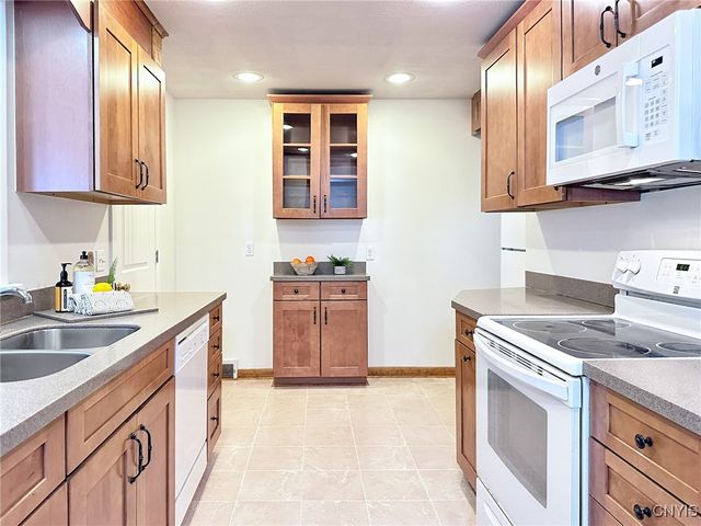 2 Claridge Court, New Hartford, NY 13413