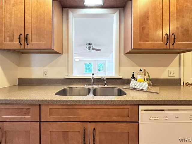2 Claridge Court, New Hartford, NY 13413