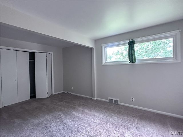 2 Claridge Court, New Hartford, NY 13413