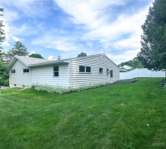 2 Claridge Court, New Hartford, NY 13413