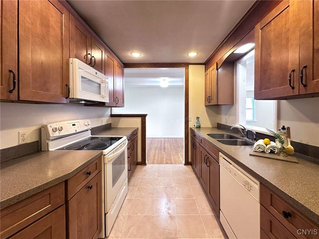 2 Claridge Court, New Hartford, NY 13413