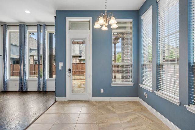 404 Warwick Boulevard, Lewisville, TX 75056