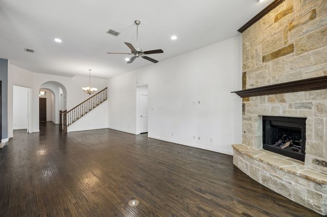 404 Warwick Boulevard, Lewisville, TX 75056