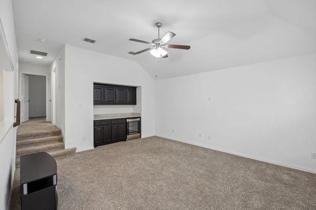 404 Warwick Boulevard, Lewisville, TX 75056
