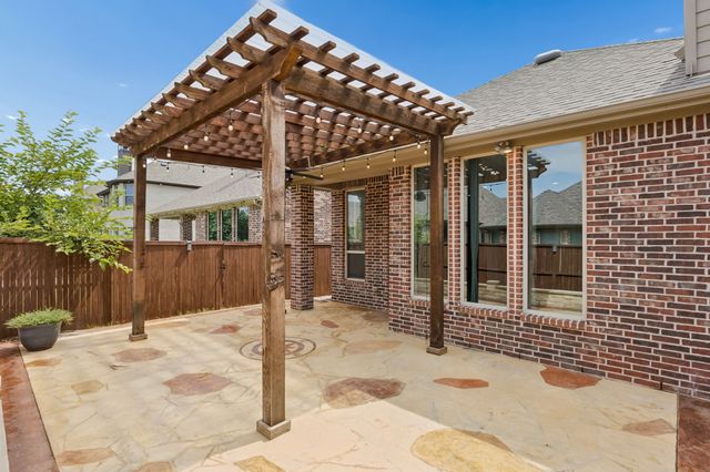 404 Warwick Boulevard, Lewisville, TX 75056
